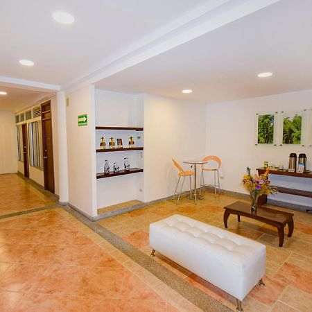 Hotel Monarca Armenia Buitenkant foto