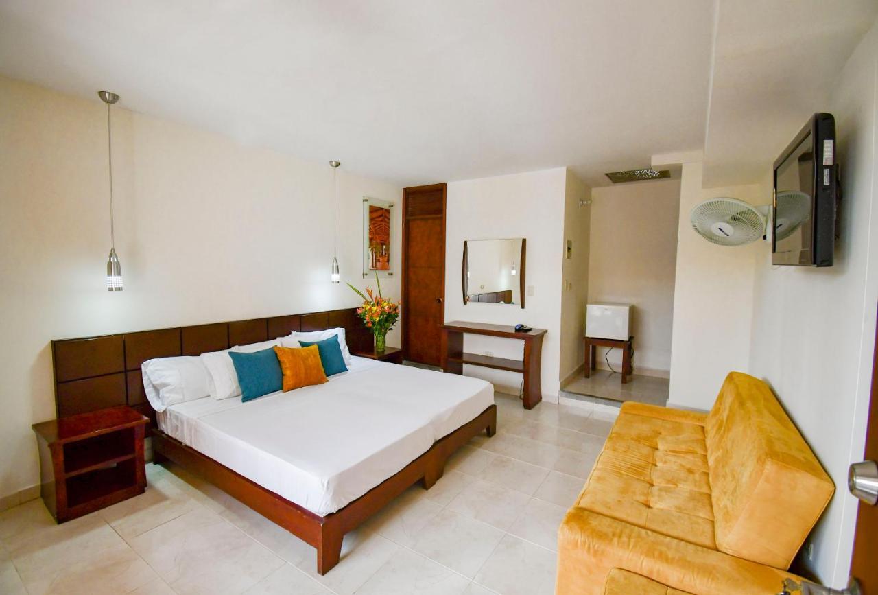 Hotel Monarca Armenia Buitenkant foto