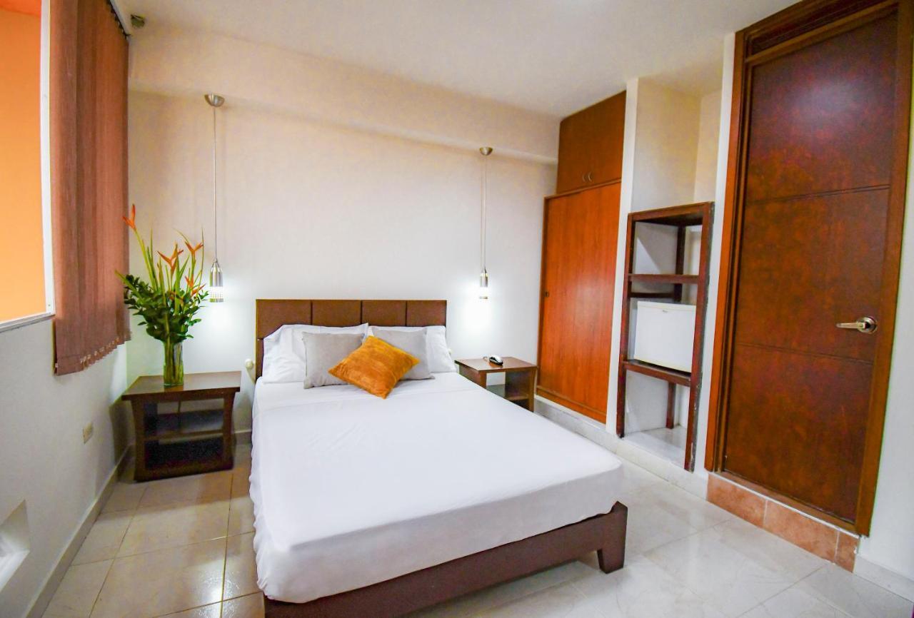 Hotel Monarca Armenia Buitenkant foto