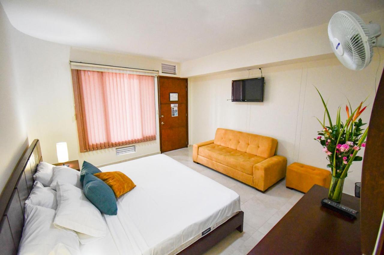 Hotel Monarca Armenia Buitenkant foto