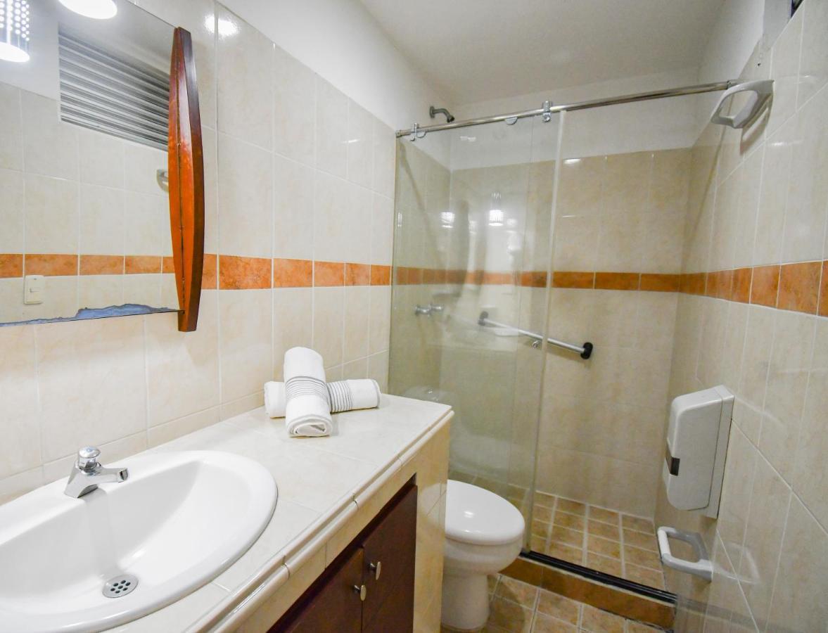 Hotel Monarca Armenia Buitenkant foto