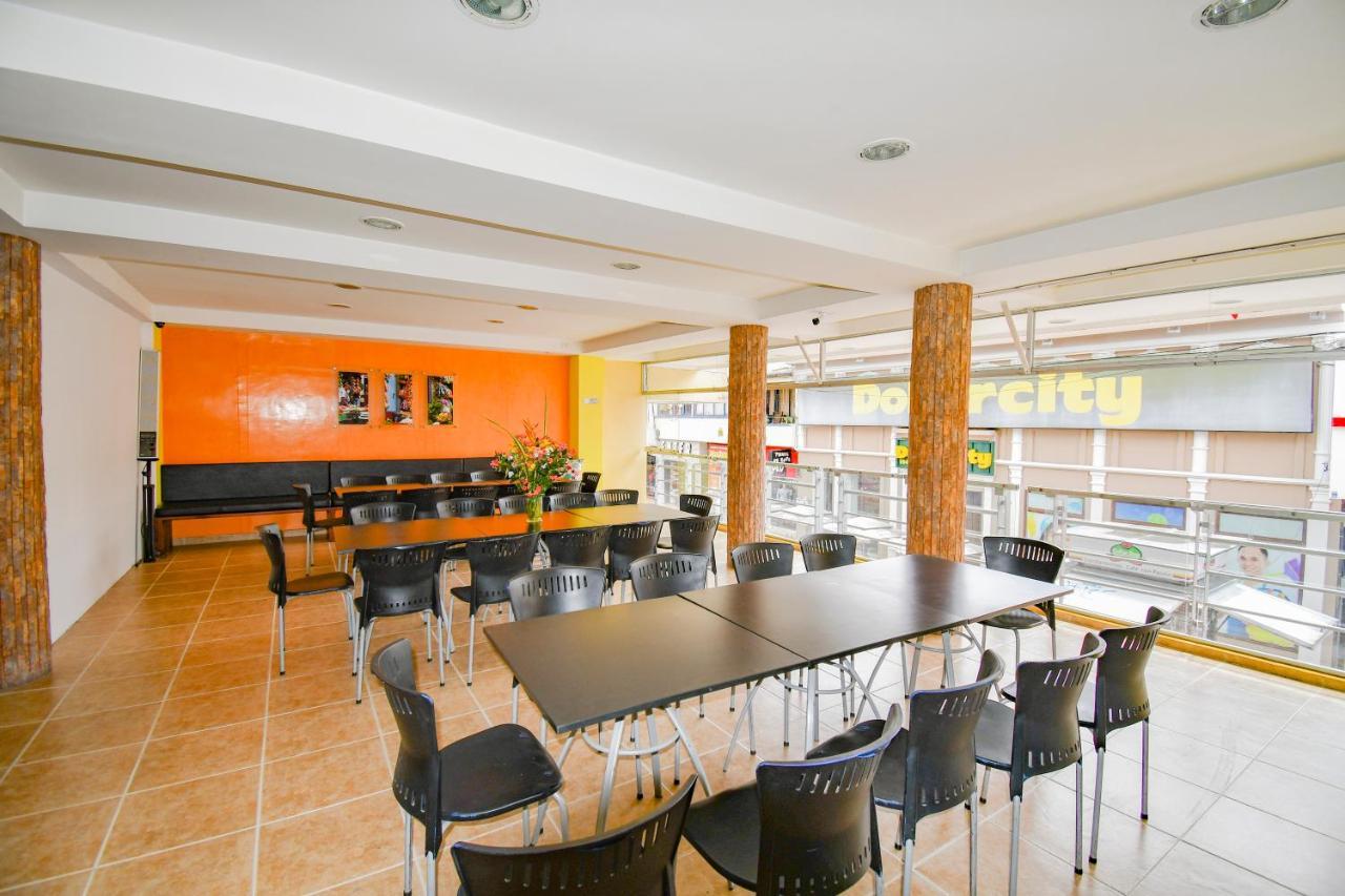 Hotel Monarca Armenia Buitenkant foto