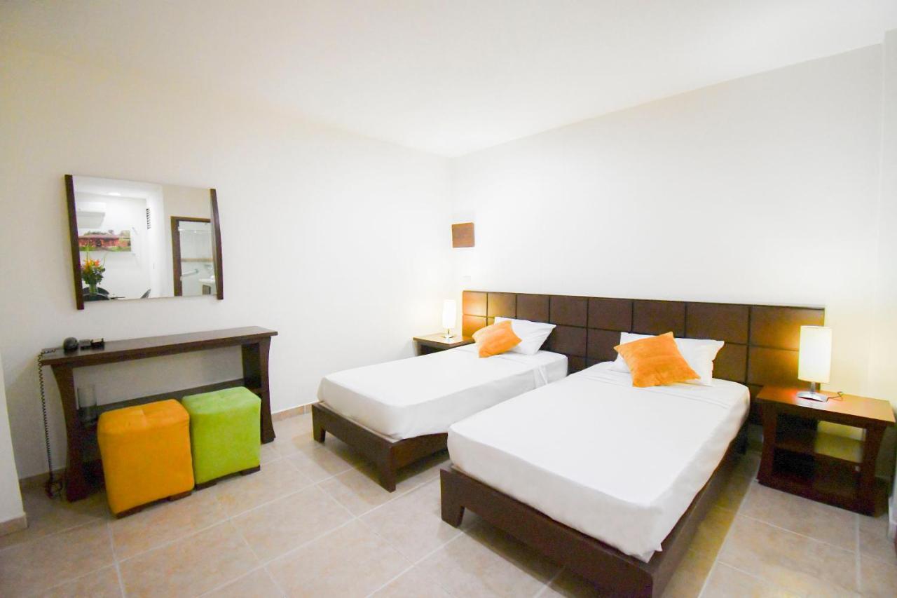 Hotel Monarca Armenia Buitenkant foto