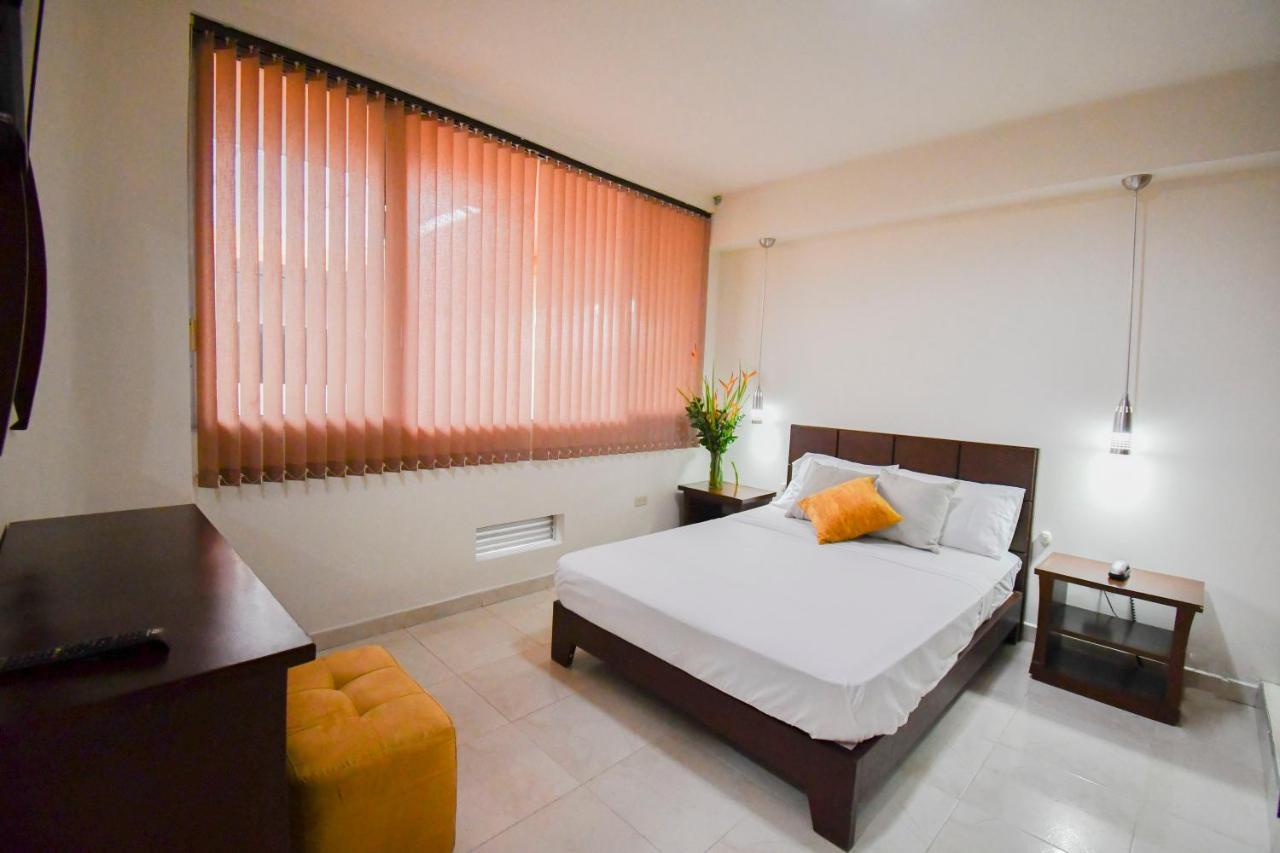 Hotel Monarca Armenia Buitenkant foto