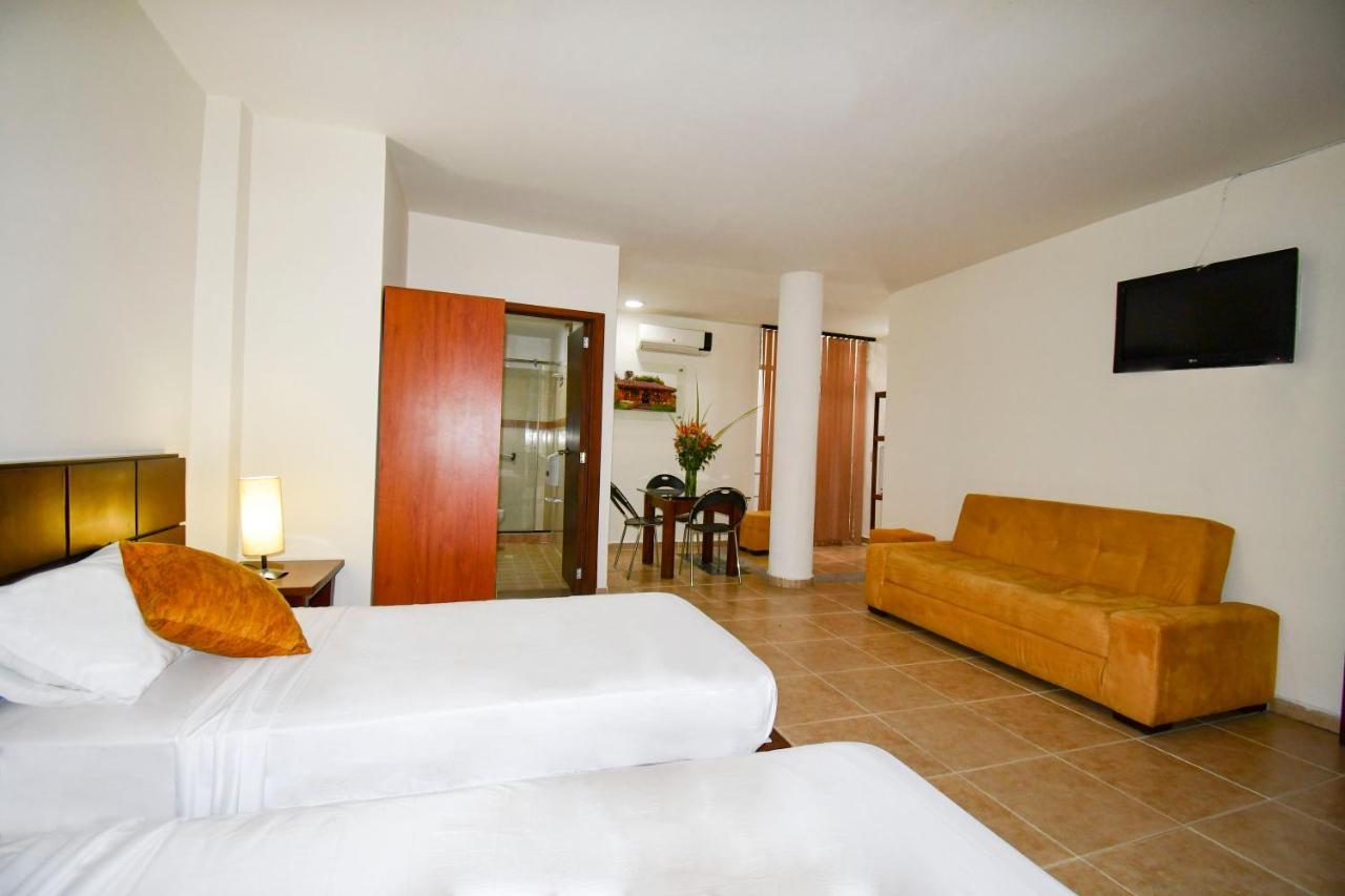 Hotel Monarca Armenia Buitenkant foto