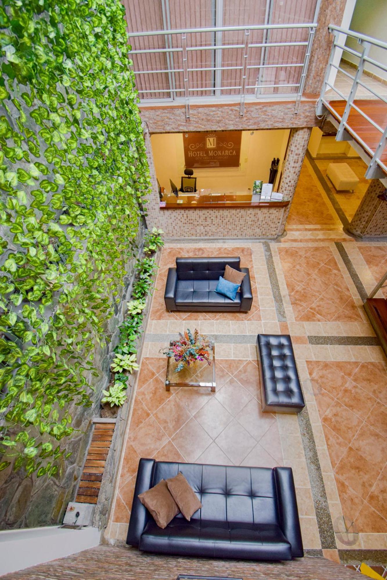 Hotel Monarca Armenia Buitenkant foto